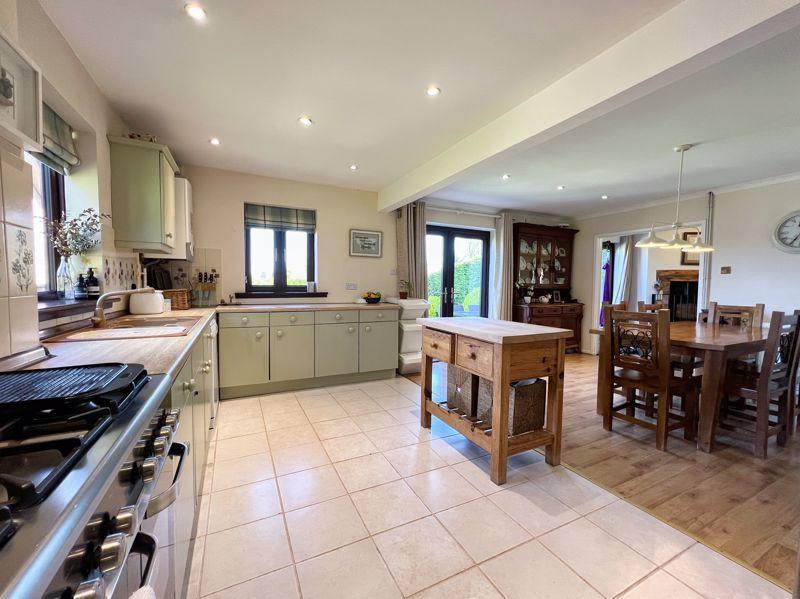 15 Nantlais, Corntown, The Vale of... 4 bed detached house £625,000