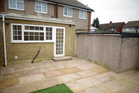 6 Mountsfield Close, Staines, TW19 6AP