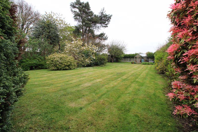 Lazy Hill Road, Aldridge, WS9 8RR 4 bed detached bungalow for sale £