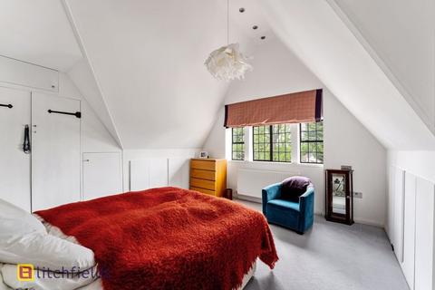 4 Willifield Way, London, NW11 7XT