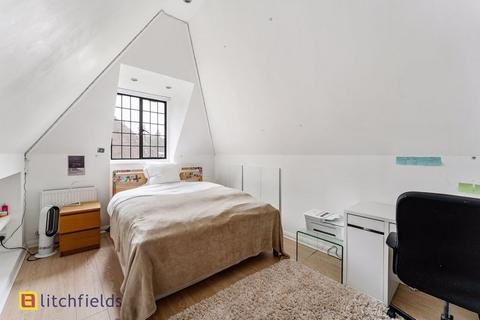 4 Willifield Way, London, NW11 7XT