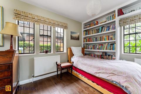 4 Willifield Way, London, NW11 7XT