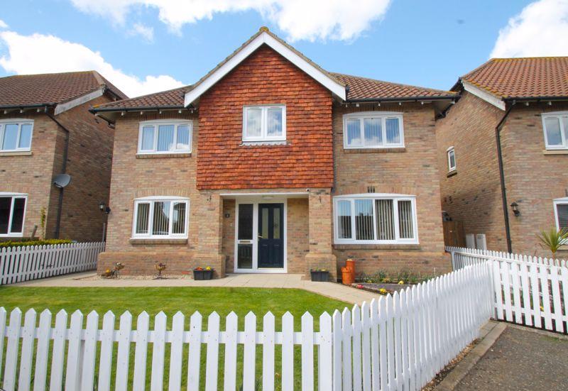 Hawkinge, Folkestone 5 bed detached house £685,000