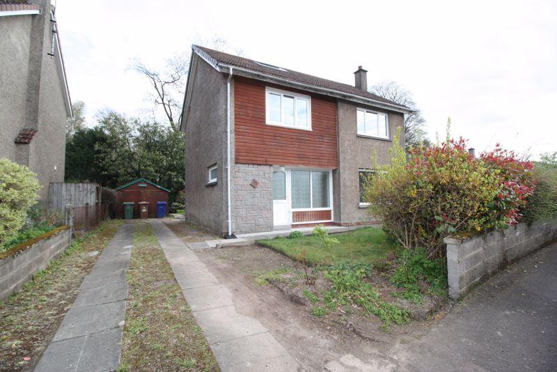 30 Dunmar Drive, Alloa 3 bed detached house for sale £249,950