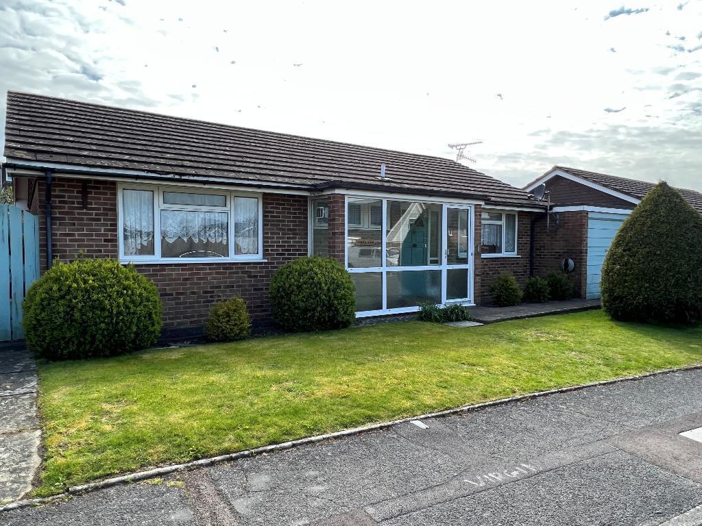 The Driftway, Upper Beeding, West Sussex, BN44 3JX 2 bed bungalow for