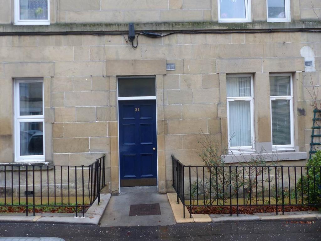 Wardlaw Place, Edinburgh 1 bed flat £675 pcm (£156 pw)