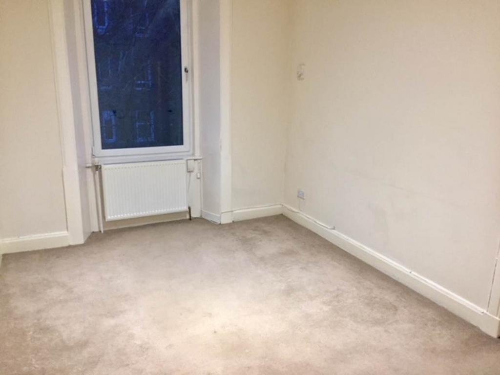Wardlaw Place, Edinburgh 1 bed flat £675 pcm (£156 pw)