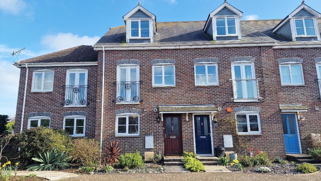 Mariners Row, High Street, Bembridge, Isle of Wight, PO35 5AF 3 bed