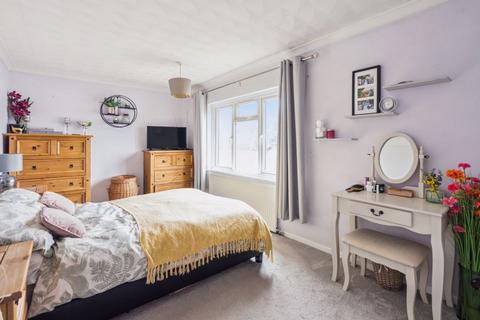 11 Edinburgh Drive, Didcot, OX11 7HS