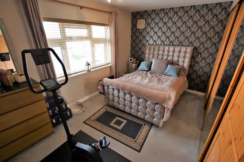 2 bedroom maisonette for sale, Rosslyn Avenue, Dagenham RM8