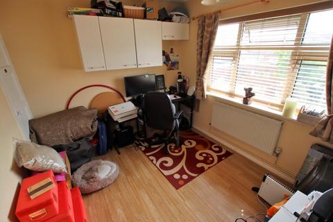 40 Rosslyn Avenue, Dagenham, RM8 1JP