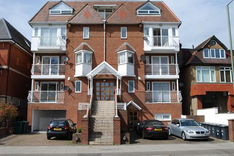 3 bedroom flat for sale, Flat , Highview House,  Queens Road, London