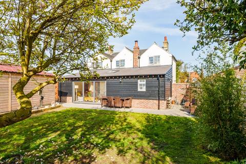 4 bedroom detached house for sale, High Street, Meppershall, SG17