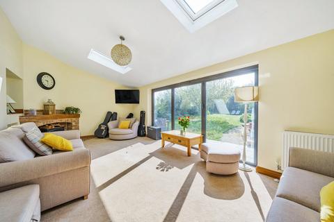 4 bedroom detached house for sale, High Street, Meppershall, SG17