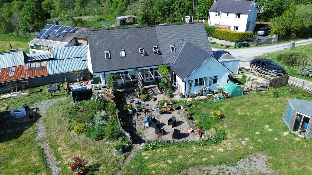 The barn (second image)