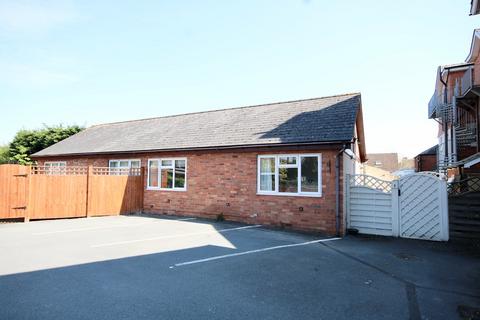 1 bedroom semi-detached bungalow for sale - Whitecross Road, Hereford, HR4