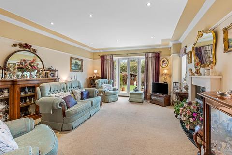 2 bedroom semi-detached house for sale - Wendover Drive, Welwyn