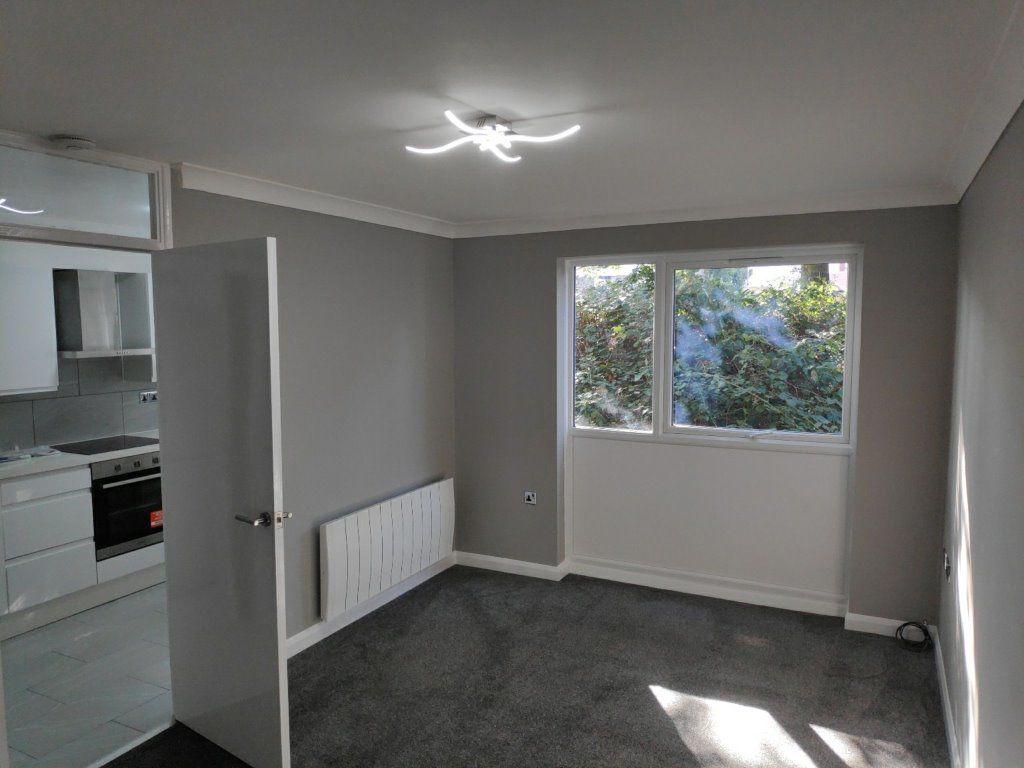 Trotwood, Chigwell 1 bed flat £1,075 pcm (£248 pw)