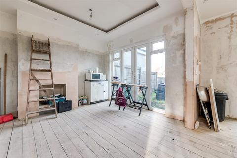 43 Winkworth Road, Banstead, SM7 2QJ