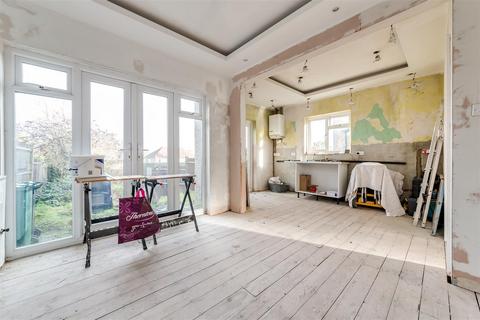 43 Winkworth Road, Banstead, SM7 2QJ