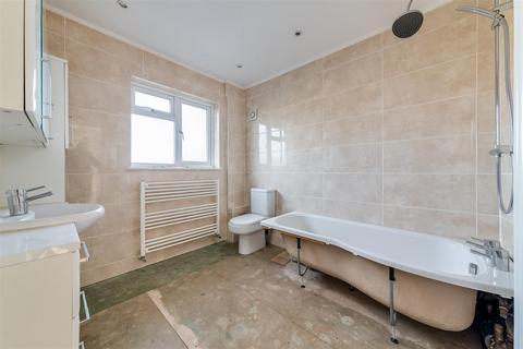43 Winkworth Road, Banstead, SM7 2QJ