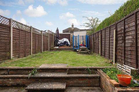 32 Diceland Road, Banstead, SM7 2ET