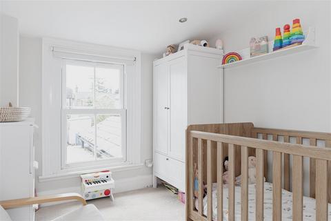 32 Diceland Road, Banstead, SM7 2ET
