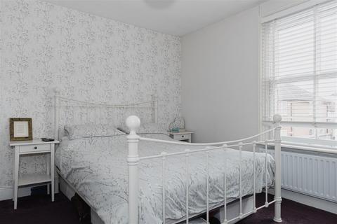32 Diceland Road, Banstead, SM7 2ET