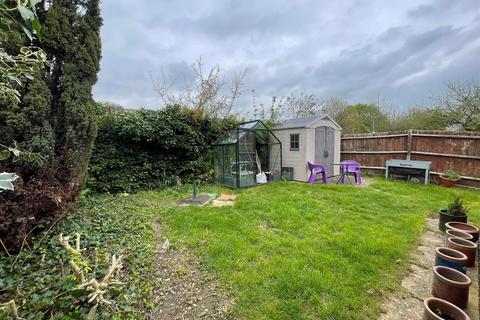 8 Johnsons Field, Olney, MK46 5JF