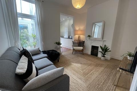 5 Orchard Place, Cardiff, CF11 9DY