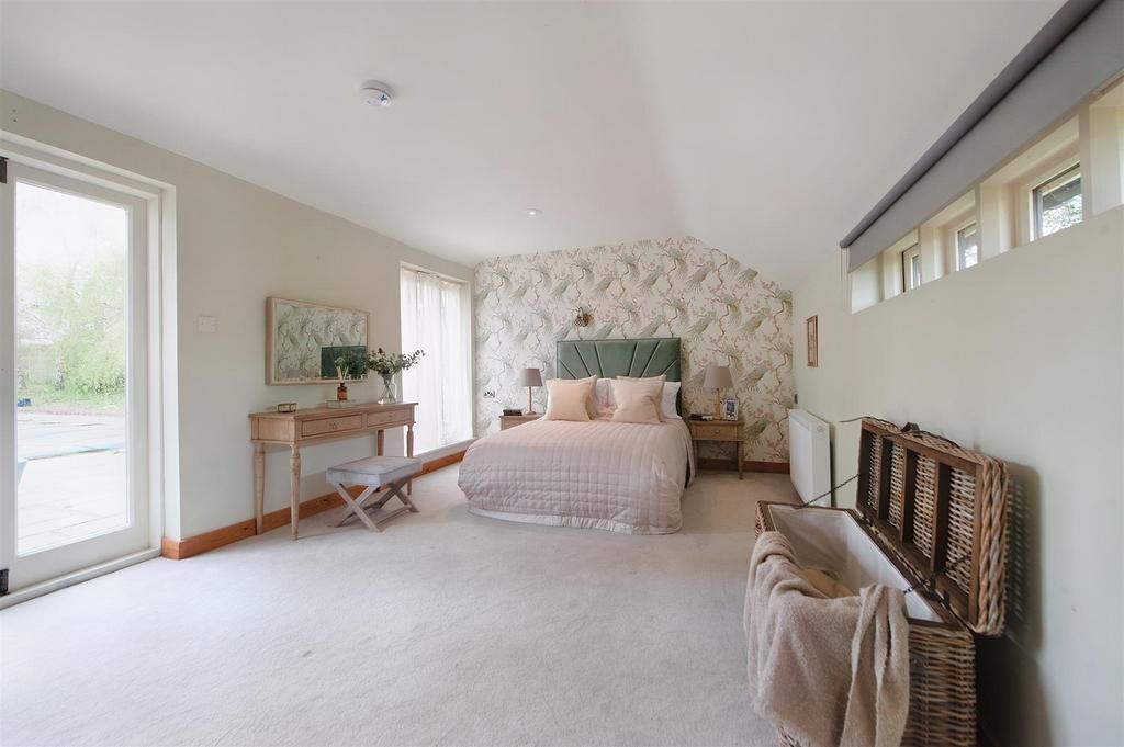 Bedroom 1..jpg