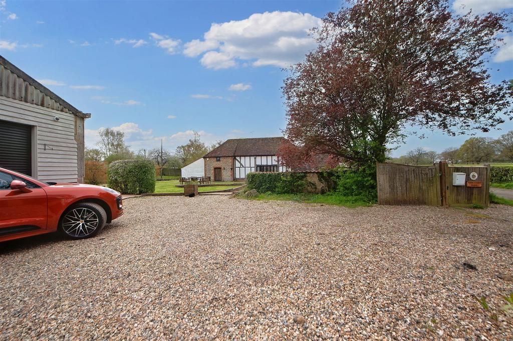 Gated Driveway .jpg
