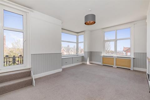 2 bedroom flat to rent, Ditchling Road, Brighton BN1