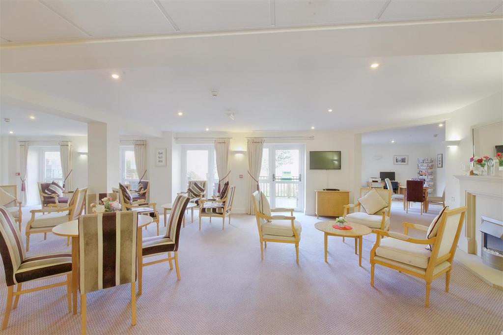 8541681-interior14.JPG