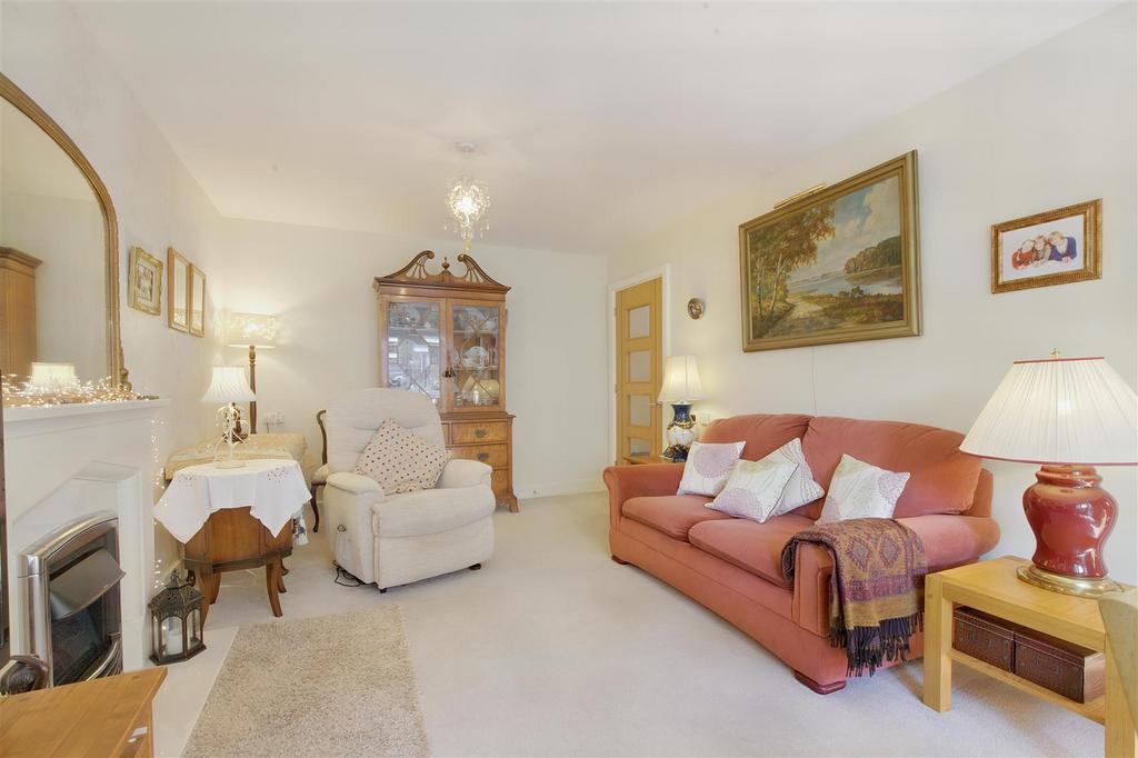 8541681-interior08.JPG