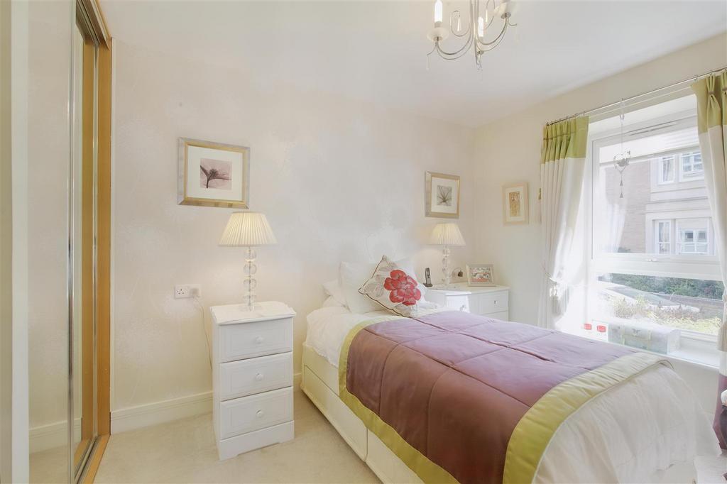 8541681-interior02.JPG