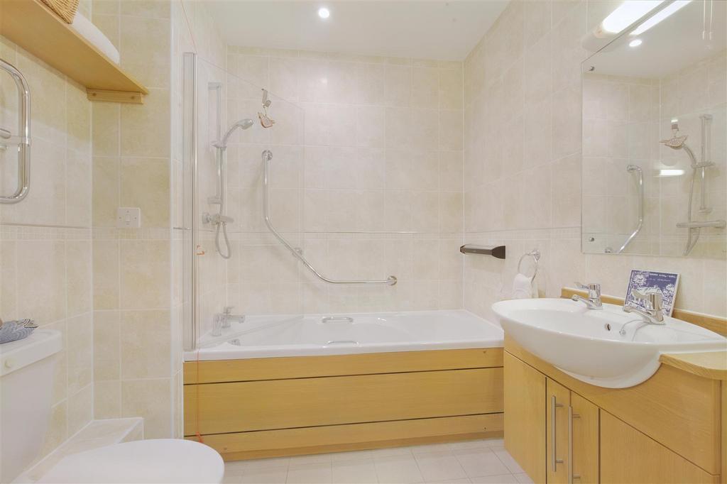 8541681-interior05.JPG