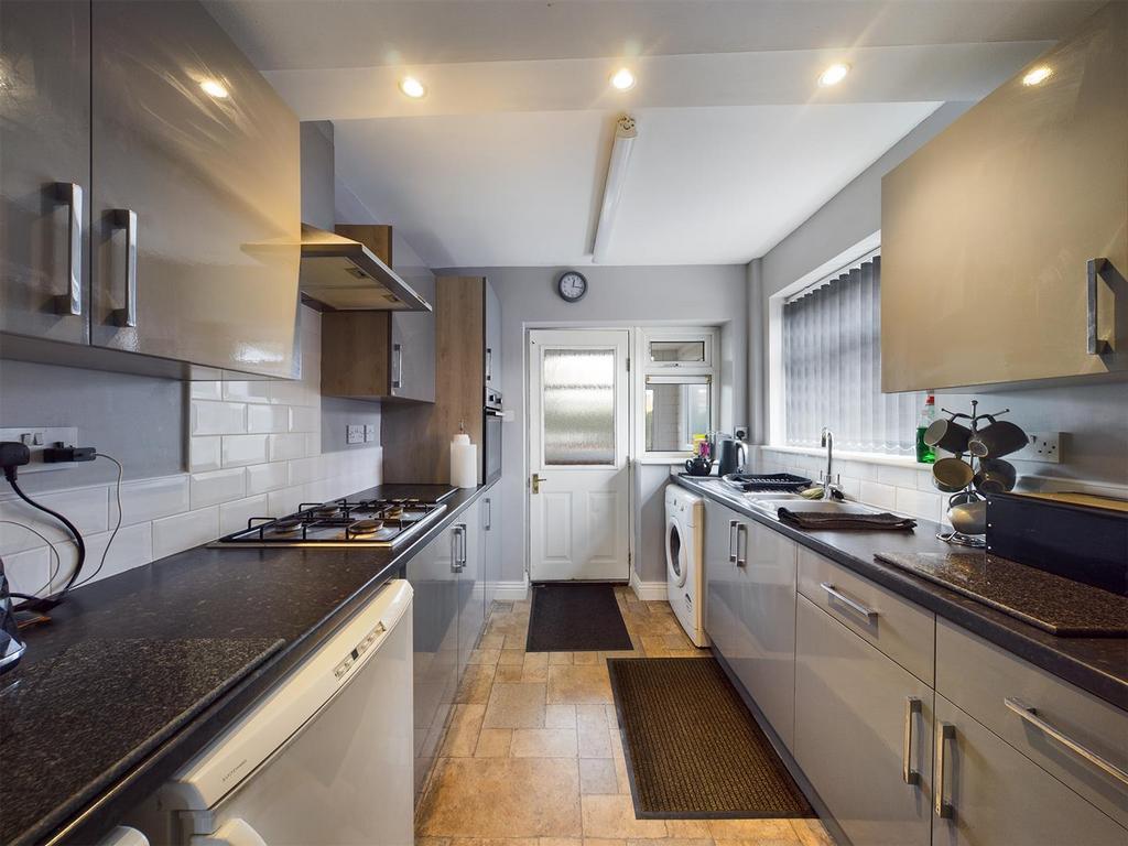 Kitchen:
