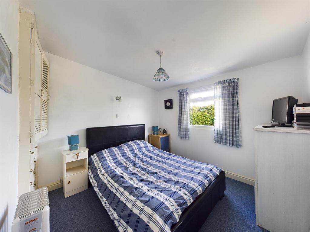 Bedroom: