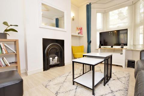 40 Perth Road, London, E13 9DS
