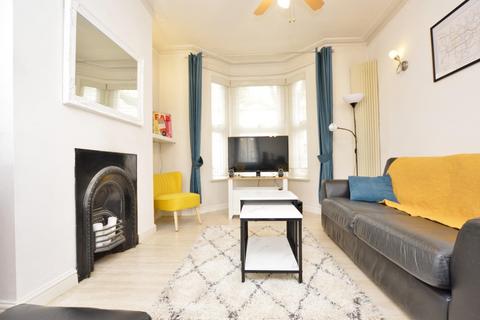 40 Perth Road, London, E13 9DS