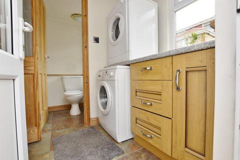 40 Perth Road, London, E13 9DS