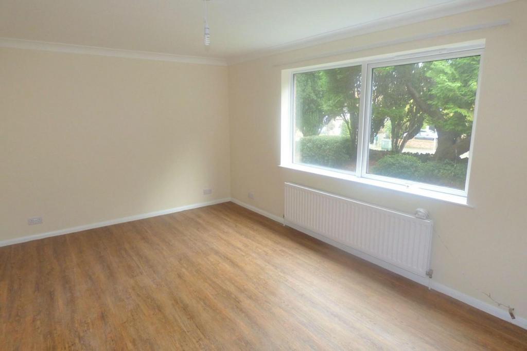 Station Road, Crayford, Dartford, DA1... 2 bed apartment £1,250 pcm (£288 pw)