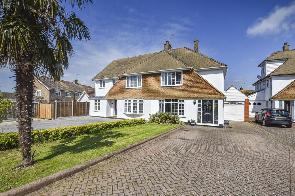 Forrest Close, South Woodham Ferrers 3 bed semidetached house for sale