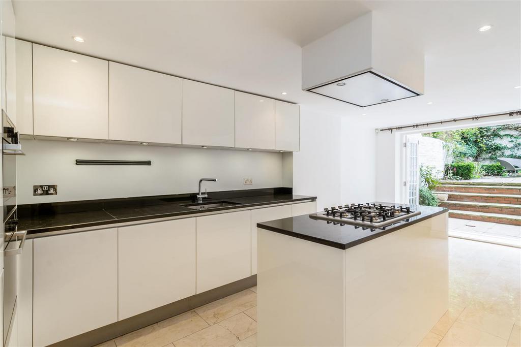 Montpelier Place, Knightsbridge, SW7 4 bed terraced house to rent £