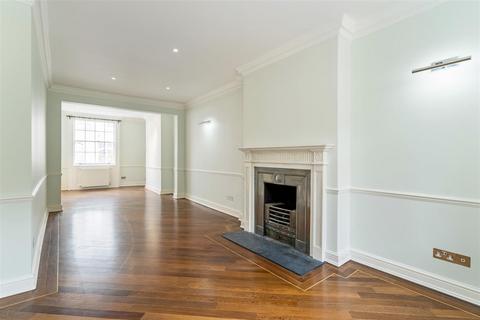 4 bedroom terraced house to rent, Montpelier Place, Knightsbridge, SW7