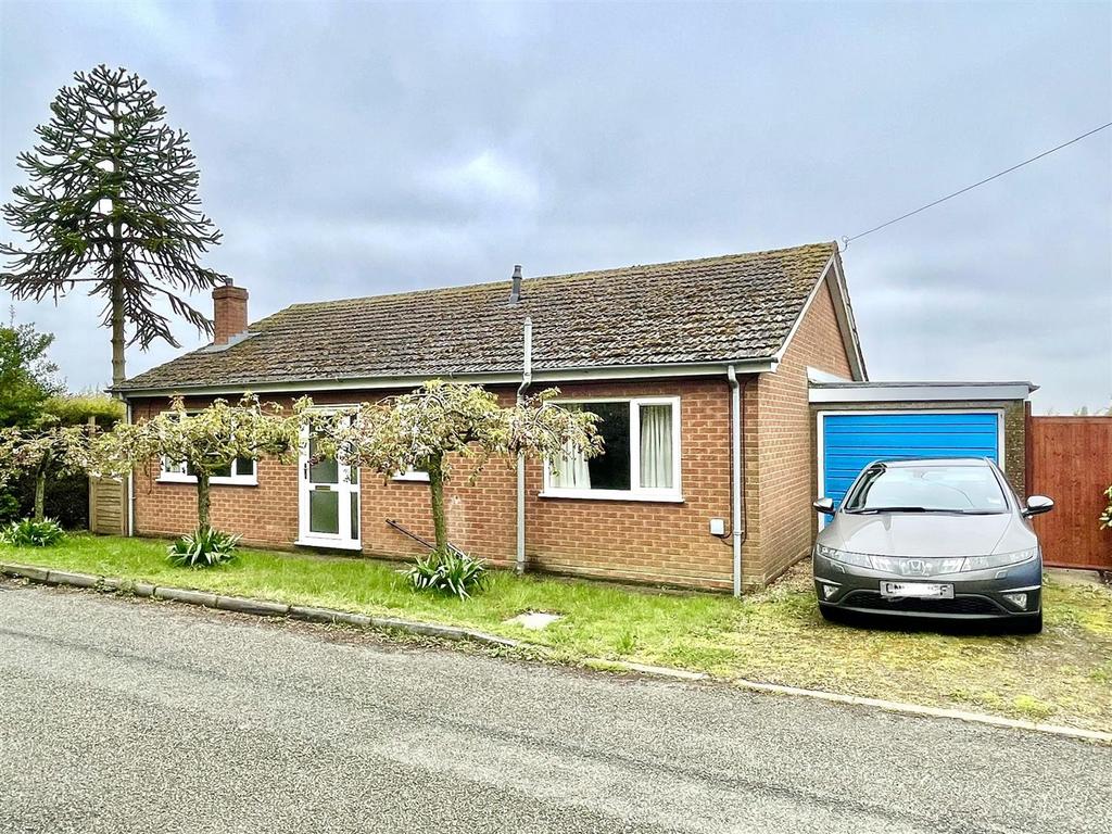 Marsh Road, Holbeach, Spalding 3 bed detached bungalow for sale £295,000