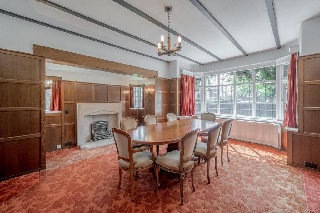 Fitz Roy Avenue, Harborne, Birmingham, B17 8RJ 5 bed detached house for