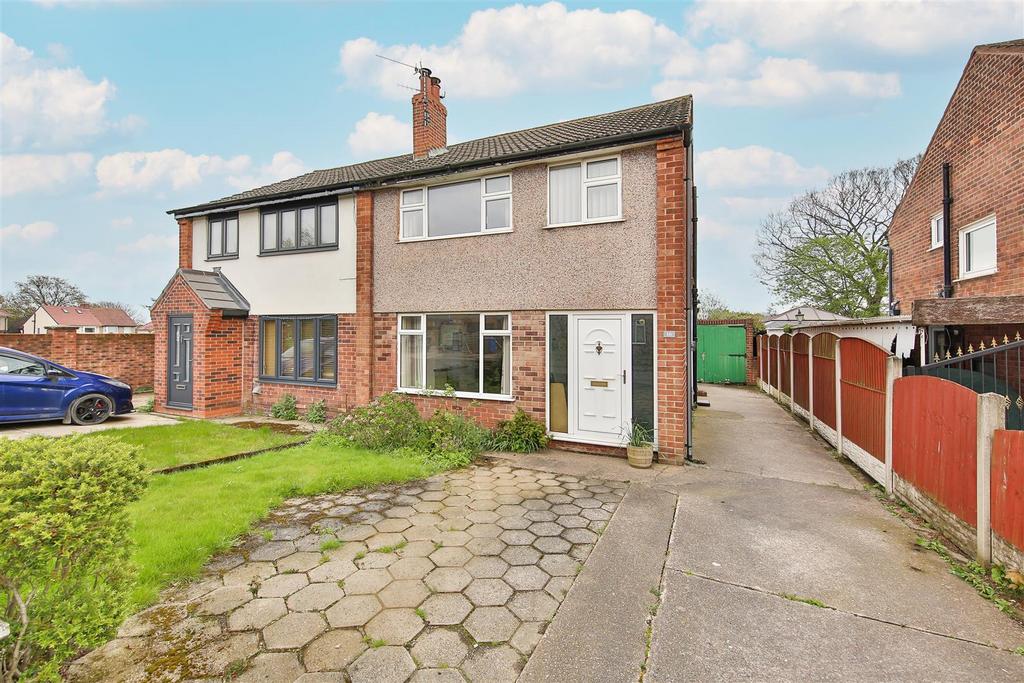 Aspley Close, Chesterfield 3 bed semidetached house for sale £210,000