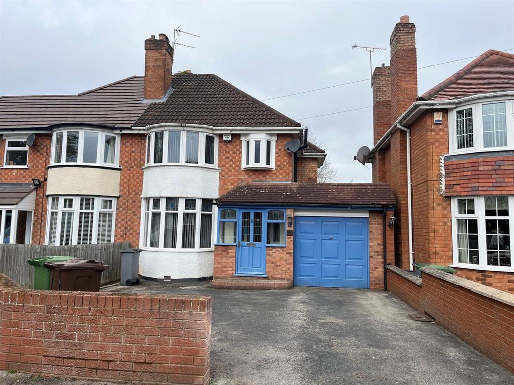 Stanton Road, Shirley, Solihull 3 bed house £1,295 pcm (£299 pw)